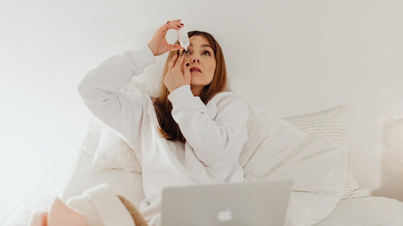 Top 5 Tips for Contact Wearers Dealing With Dry Eyes