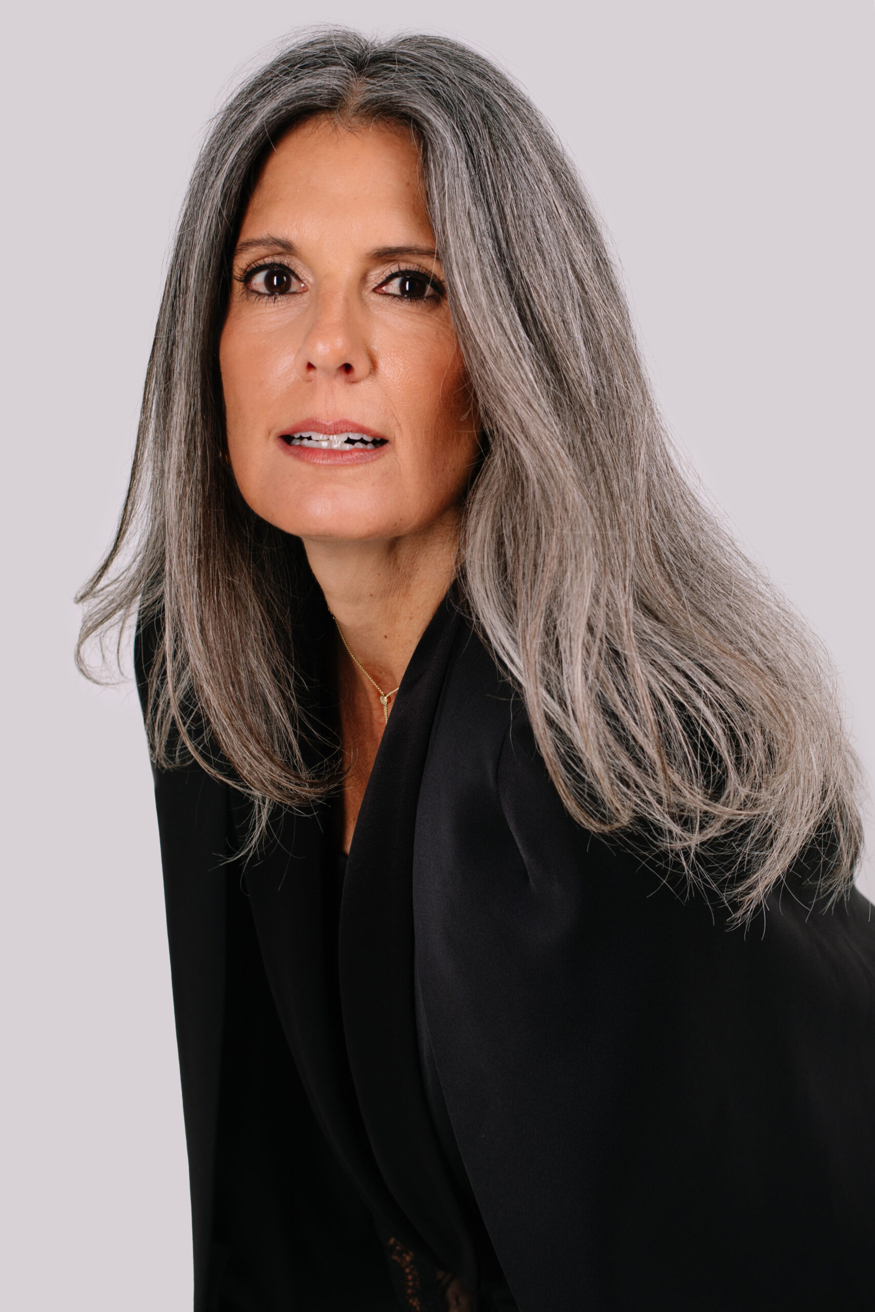 Amanda Hanson: The Multi-Trillion Dollar Beauty Trap (How To Escape)