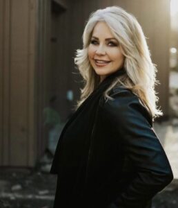 Daniele Kathryn Hage | Gender Equality vs. Gender Equity: How to Have a Lasting + Loving Relationship For Life