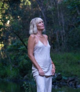 Human Design: The Map to Your Energetic Blueprint That Unlocks Your Authentic Purpose (Emma Dunwoody)