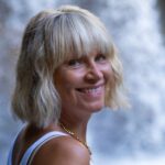 Human Design: The Map to Your Energetic Blueprint That Unlocks Your Authentic Purpose (Emma Dunwoody)