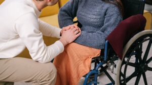 Balancing Independence and Care: Tips for Caregivers and Families