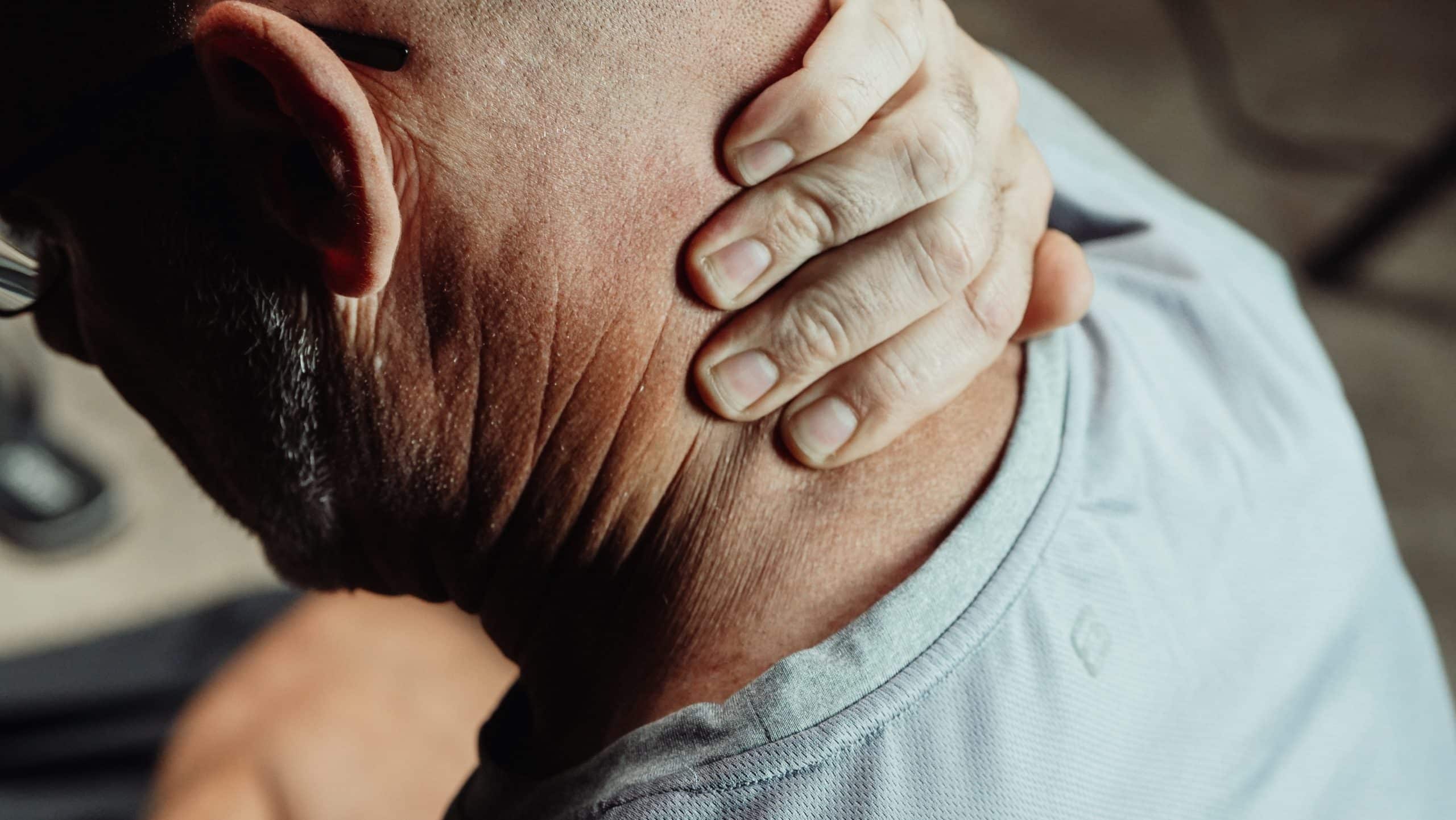 Causes For Your Neck Pain and Treatment Causes For Your Neck Pain and Treatment