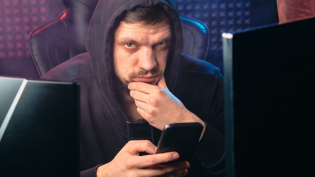 5 Mental Health Impacts of Getting Scammed (And How to Avoid It)