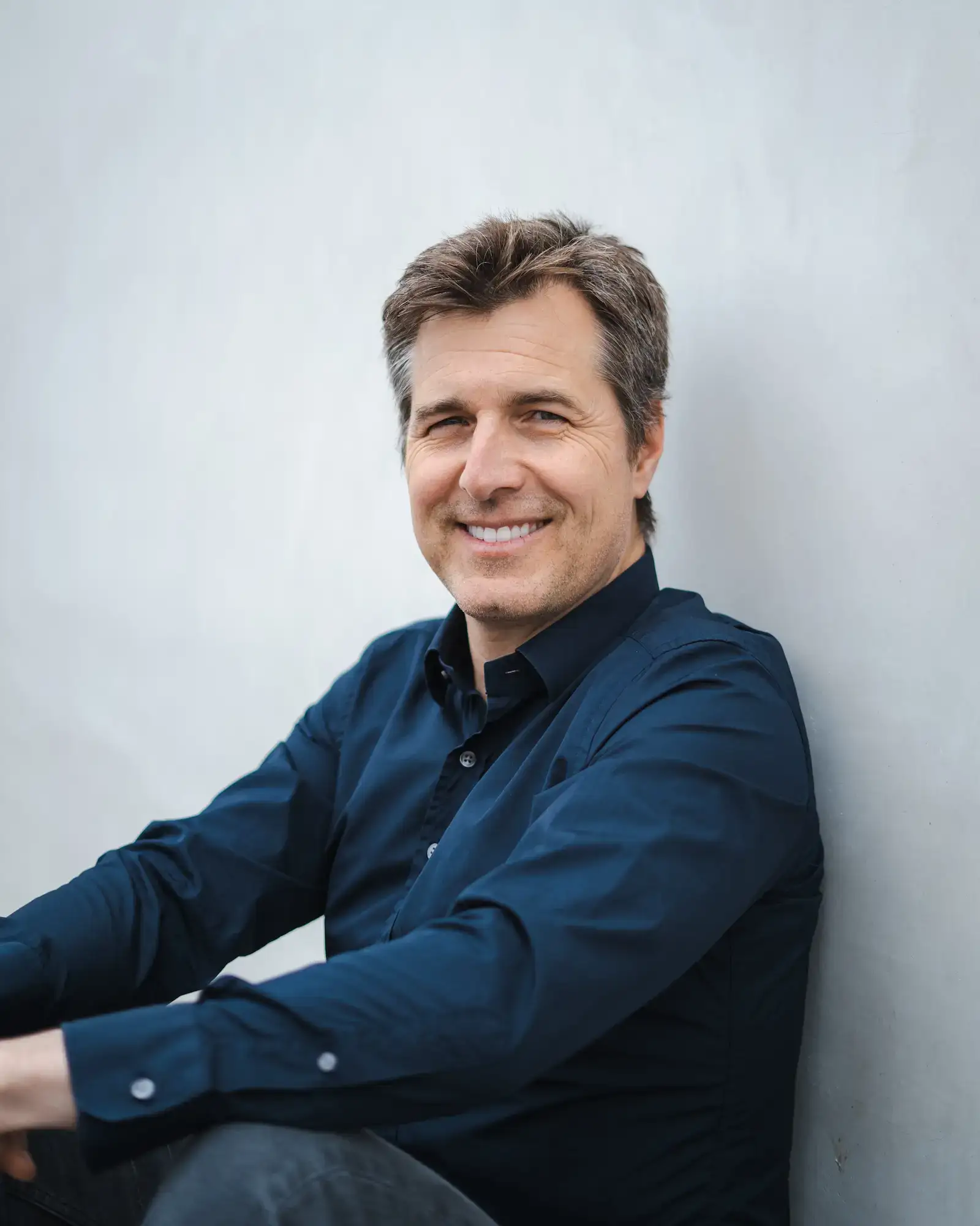 Dr. Michael Gervais | Living An Authentic Life: How to STOP Worrying About What People Think of You Michael Gervais | Living An Authentic Life: How to STOP Worrying About What People Think of You (Finding Mastery)