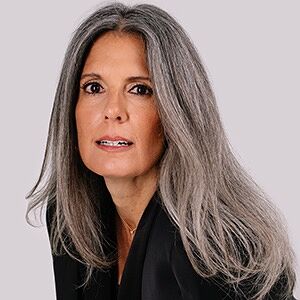 Amanda Hanson: The Multi-Trillion Dollar Beauty Trap (How To Escape)