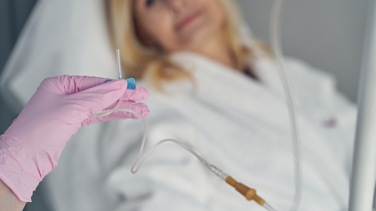 Medical specialist doing preparations for beauty treatment