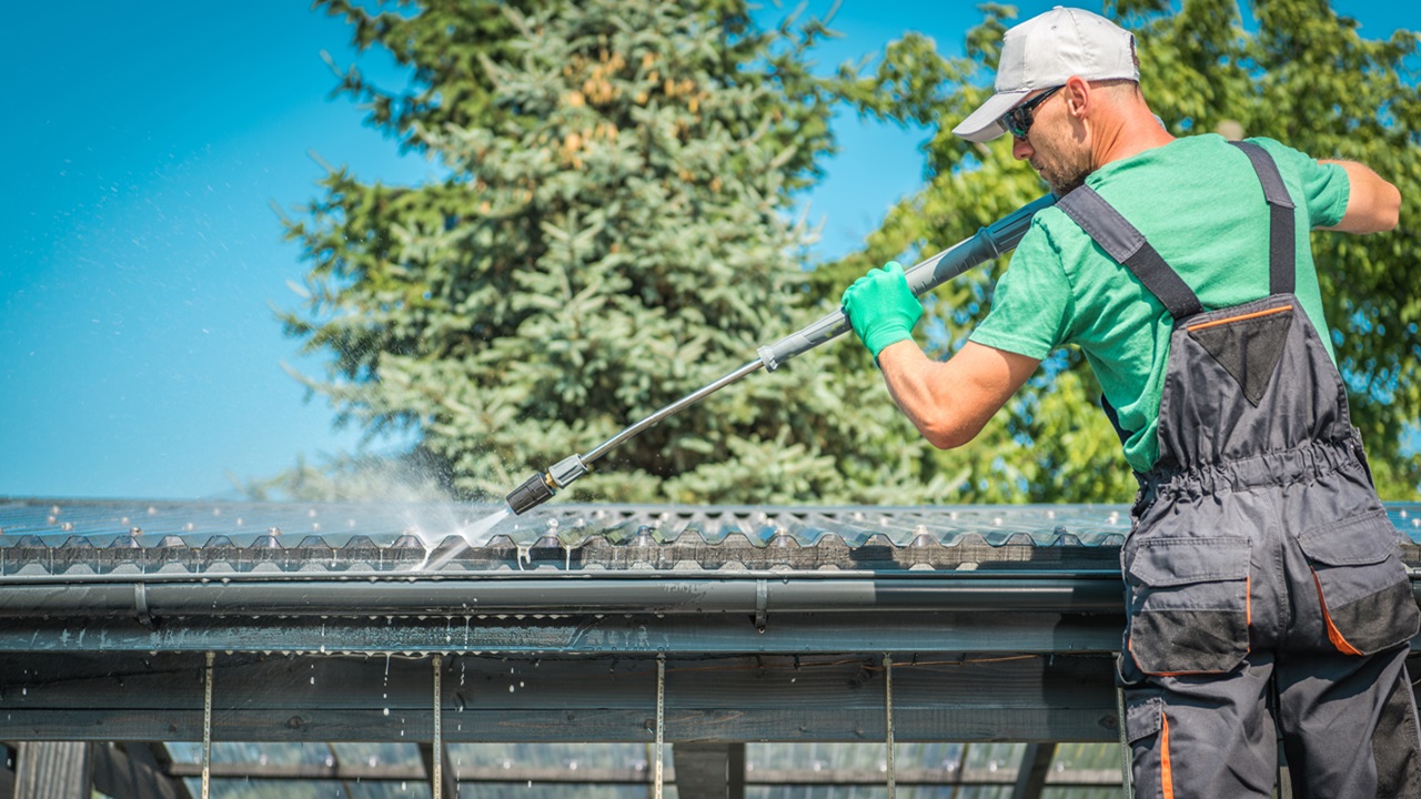 Roof and Gutters Cleaning